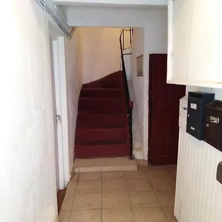 Apartment Studio Avec Vue Sur La Ville A Hyeres A 5 Km De La Plage *